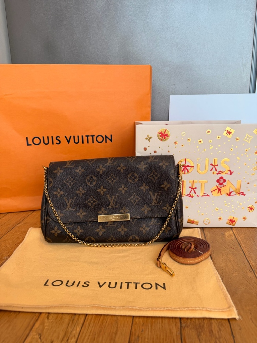 AUTHENTIC Louis Vuitton Favorite Monogram Canvas Crossbody